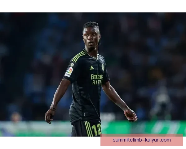 巴尔韦德任意球破门，展现定位球威胁